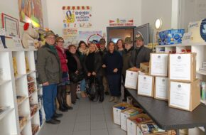 Bambini e alpini uniti in un gesto di solidarietà per Alisolidali